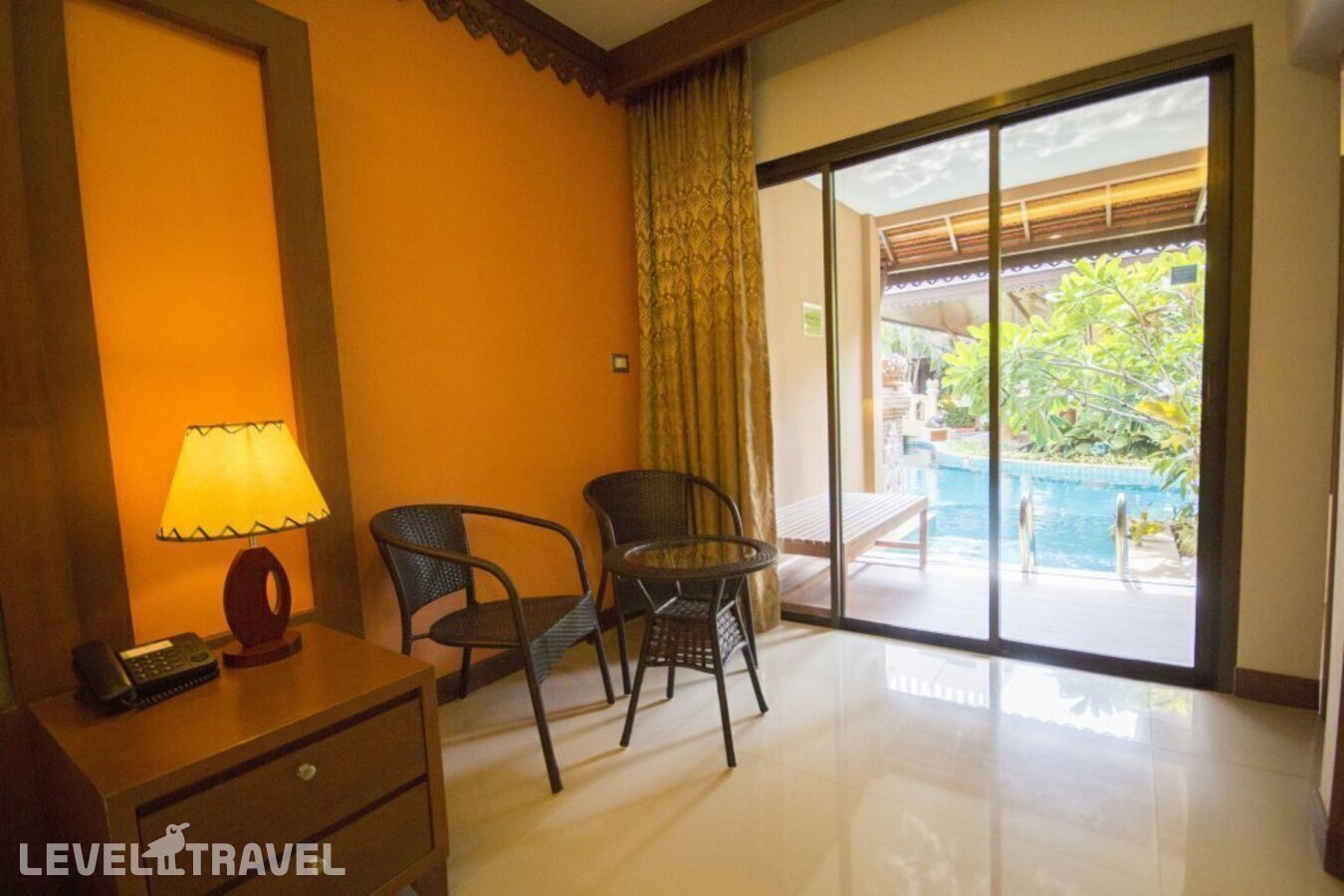 фотографии номера Делюкс с видом на бассейн отеля Quality Resort & Spa Patong Beach Phuket (Ex.Shanaya Beach) в Таиланд(Патонг Бич) - фото №3