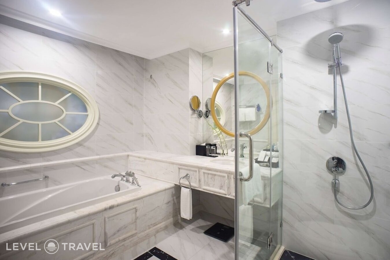 фотографии номера Делюкс с видом на море с балконом отеля Radisson Blu Resort Phu Quoc в Вьетнам(Фукуок) - фото №6