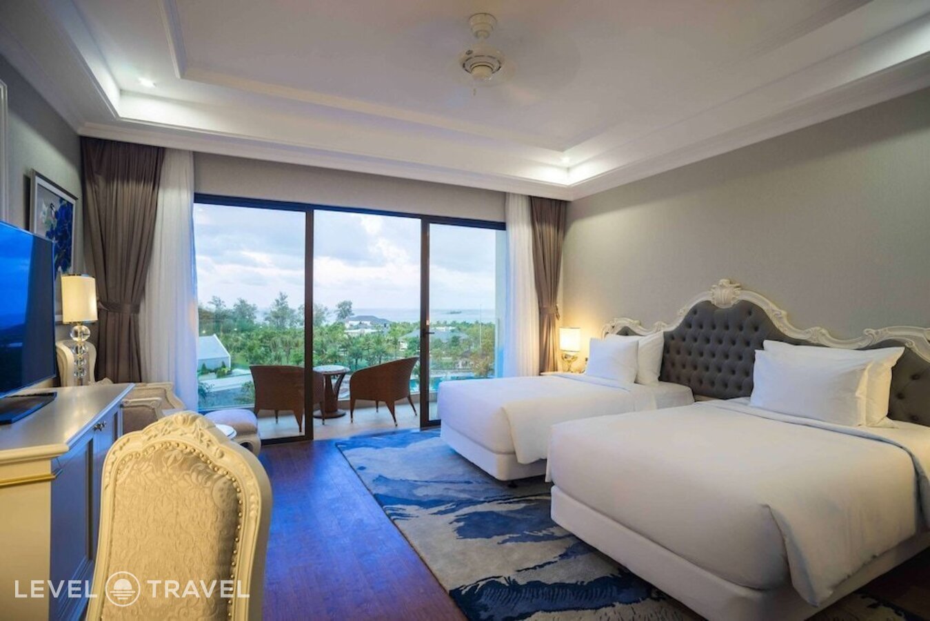 фотографии номера Делюкс с видом на море с балконом отеля Radisson Blu Resort Phu Quoc в Вьетнам(Фукуок) - фото №3