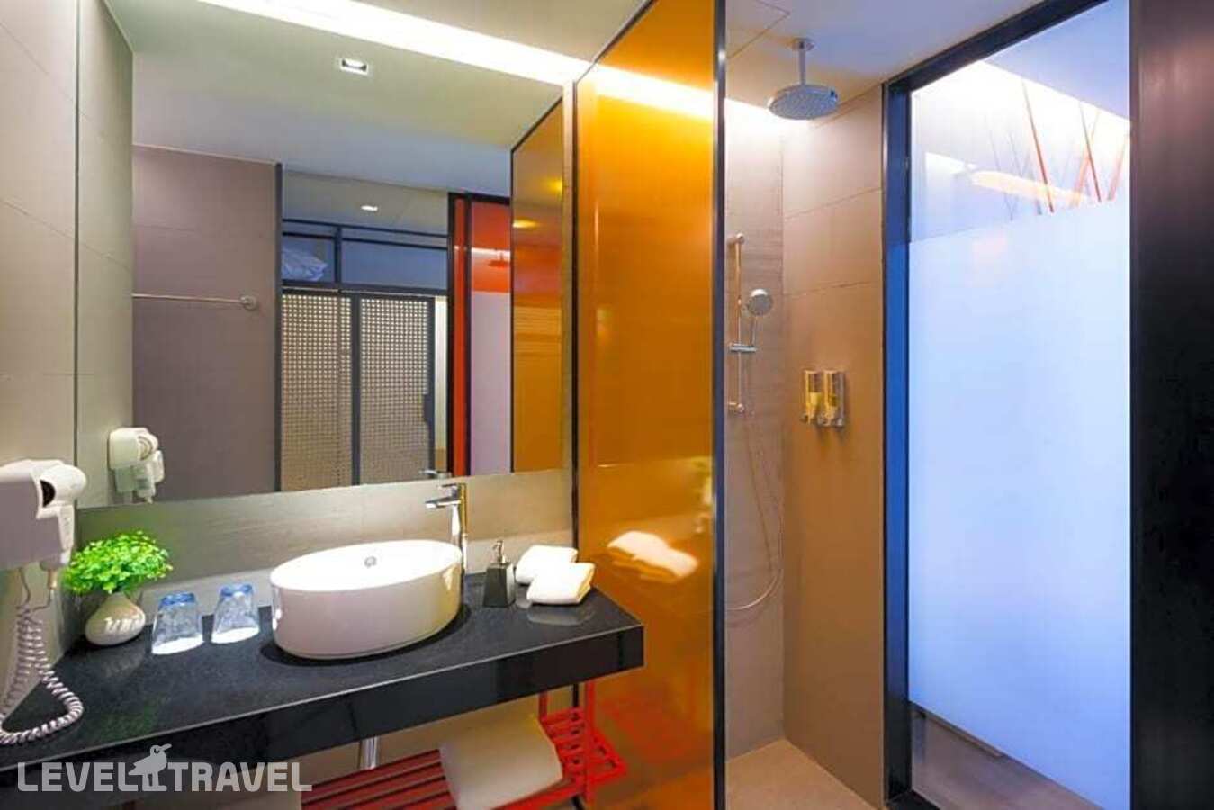 фотографии номера Семейный (двухъярусная кровать) отеля Ibis Styles Bangkok Sukhumvit Phra Khanong в Таиланд(Бангкок) - фото №6
