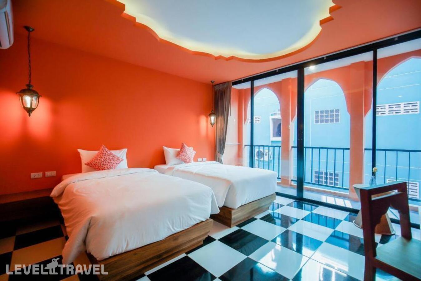 фотографии номера Делюкс (две односпальные кровати) отеля Khaleej Mass Hotel в Таиланд(Патонг Бич) - фото №2