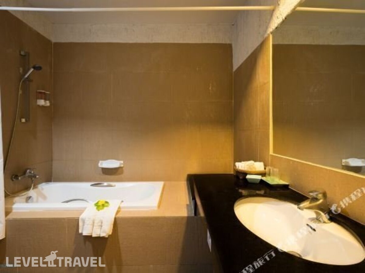 фотографии номера Делюкс отеля Krabi Aquamarine Resort в Таиланд(Ноппарат Тара) - фото №30