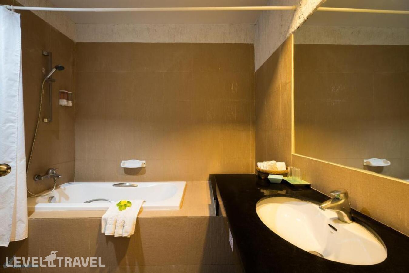фотографии номера Делюкс отеля Krabi Aquamarine Resort в Таиланд(Ноппарат Тара) - фото №6