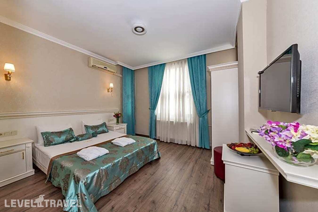 фотографии номера Трехместный с видом на город отеля Valide Hotel в Турция(Шишли) - фото №3