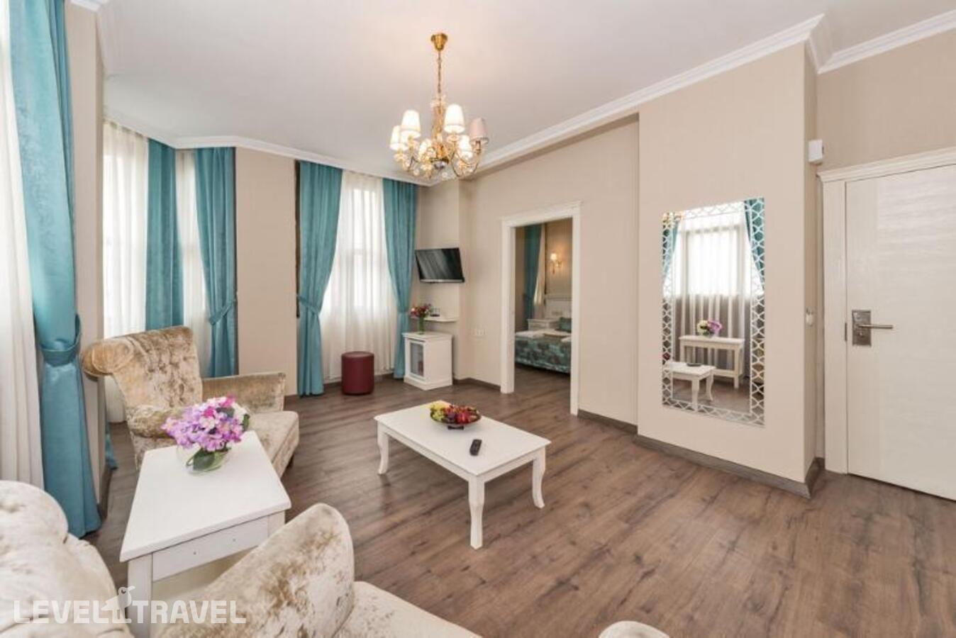 фотографии номера Трехместный с видом на город отеля Valide Hotel в Турция(Шишли) - фото №11