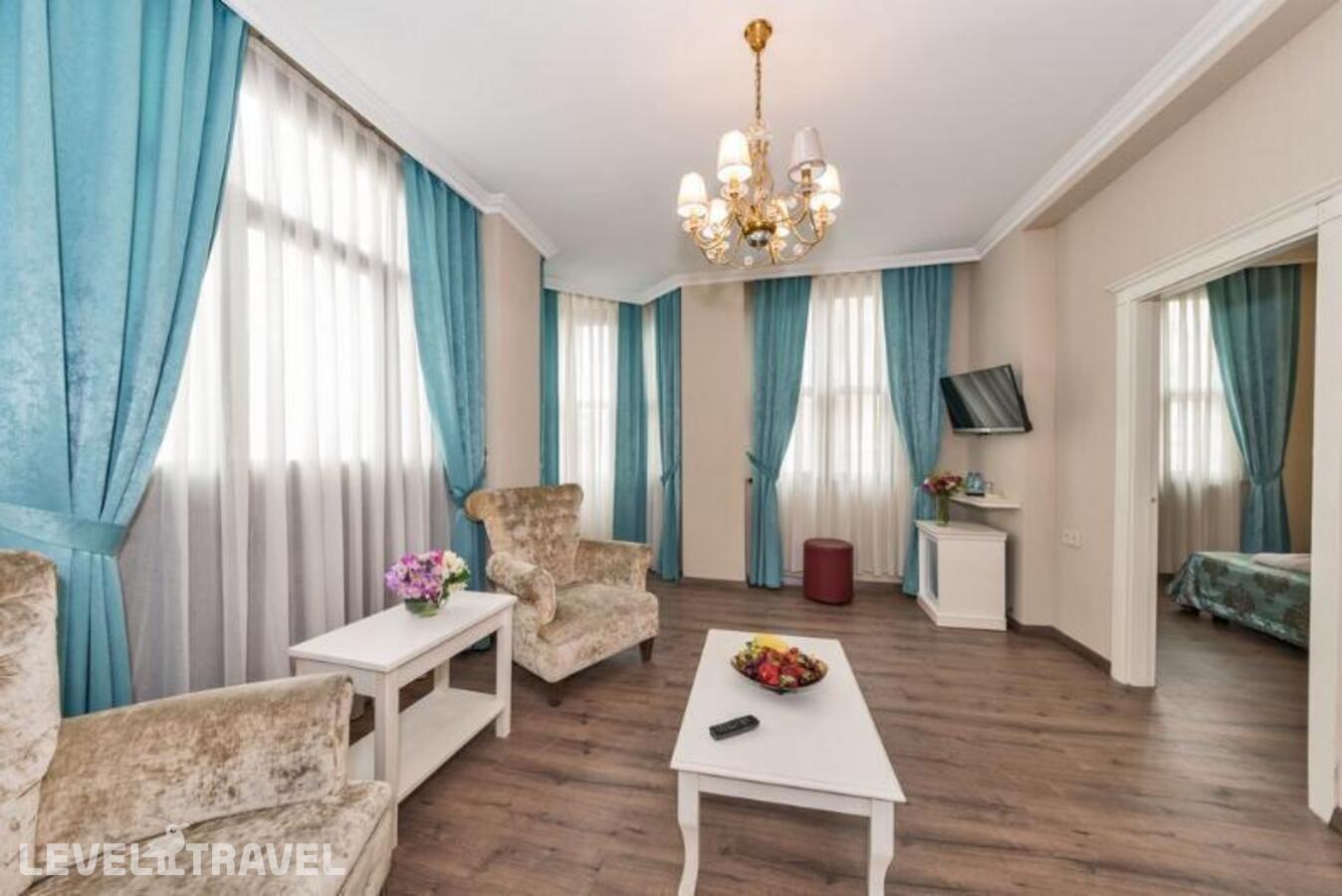 фотографии номера Трехместный с видом на город отеля Valide Hotel в Турция(Шишли) - фото №13