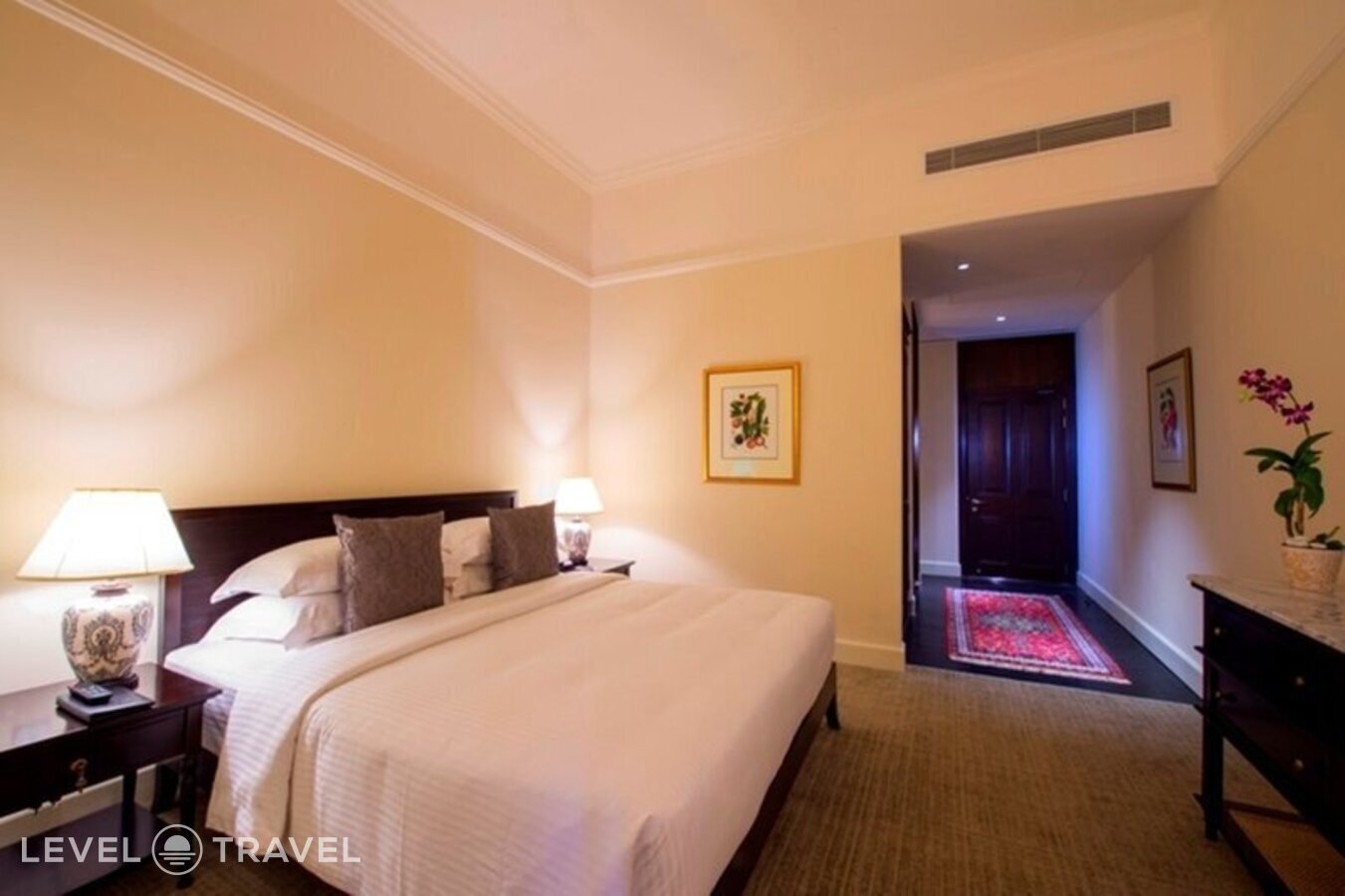 фотографии номера Стандартный номер отеля Galle Face Hotel в Шри-Ланка(Коломбо) - фото №8