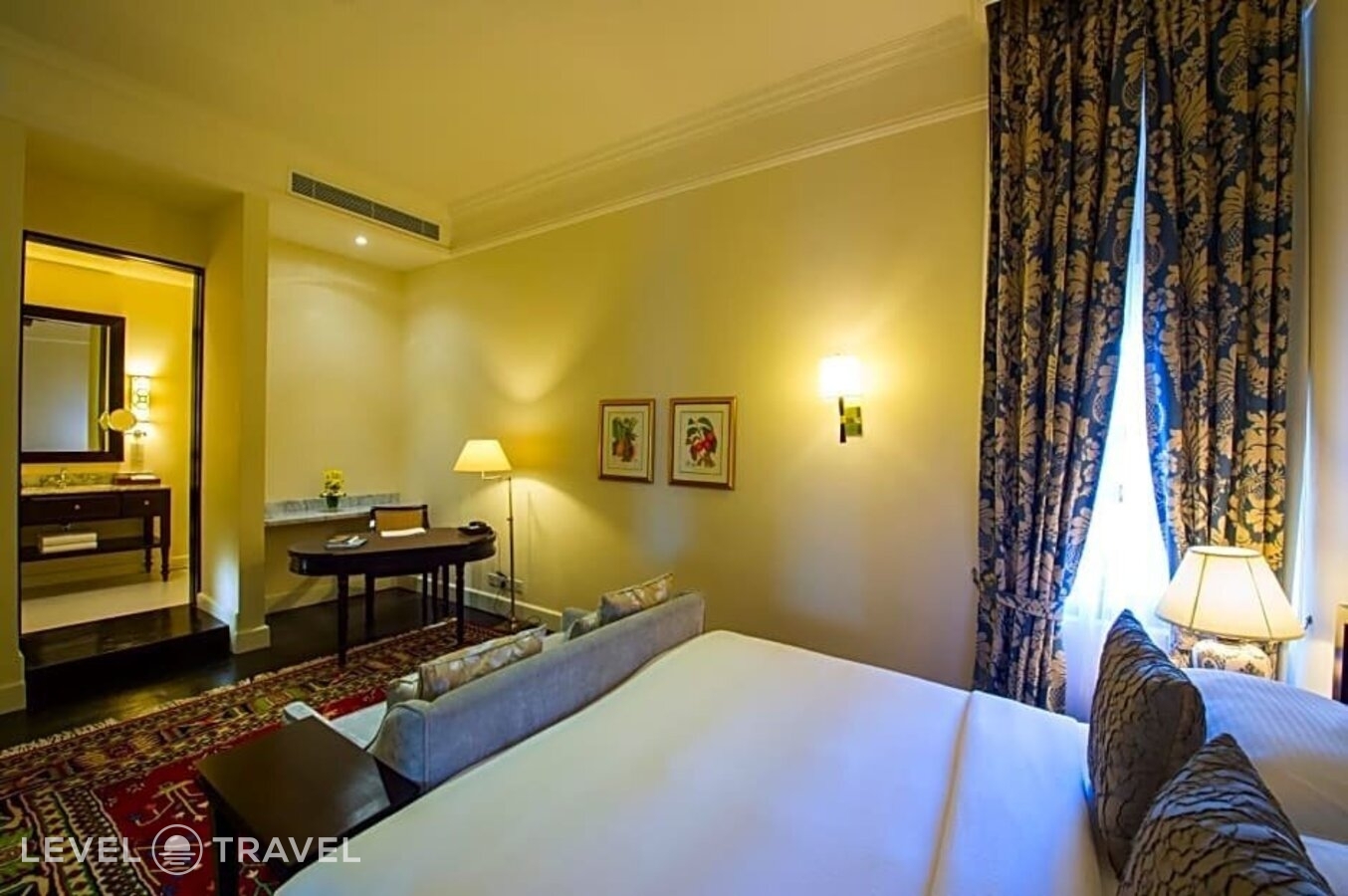 фотографии номера Полулюкс с видом на море отеля Galle Face Hotel в Шри-Ланка(Коломбо) - фото №35