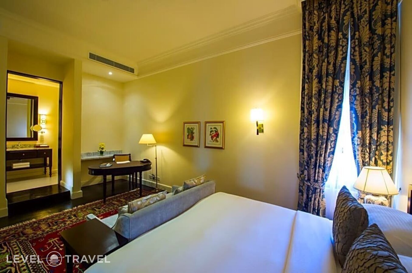фотографии номера Полулюкс с балконом с видом на море отеля Galle Face Hotel в Шри-Ланка(Коломбо) - фото №36