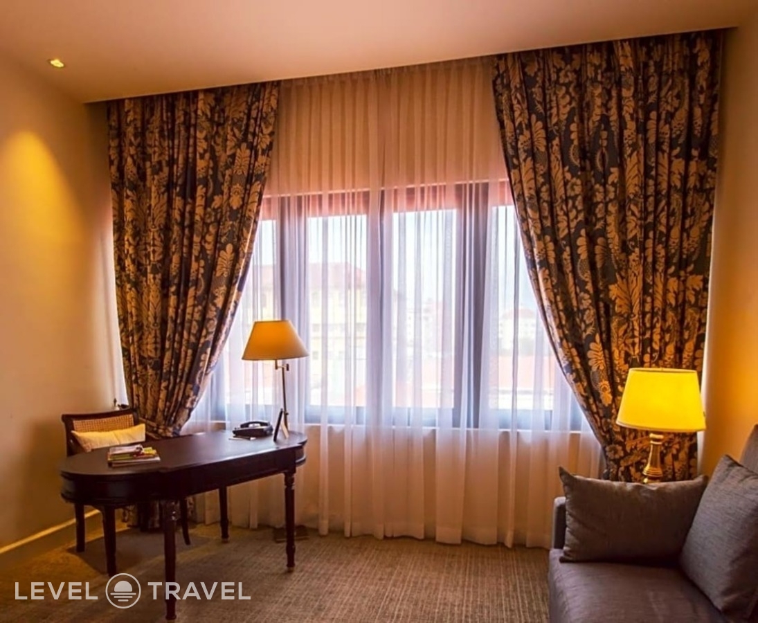 фотографии номера Полулюкс с балконом с видом на море отеля Galle Face Hotel в Шри-Ланка(Коломбо) - фото №51