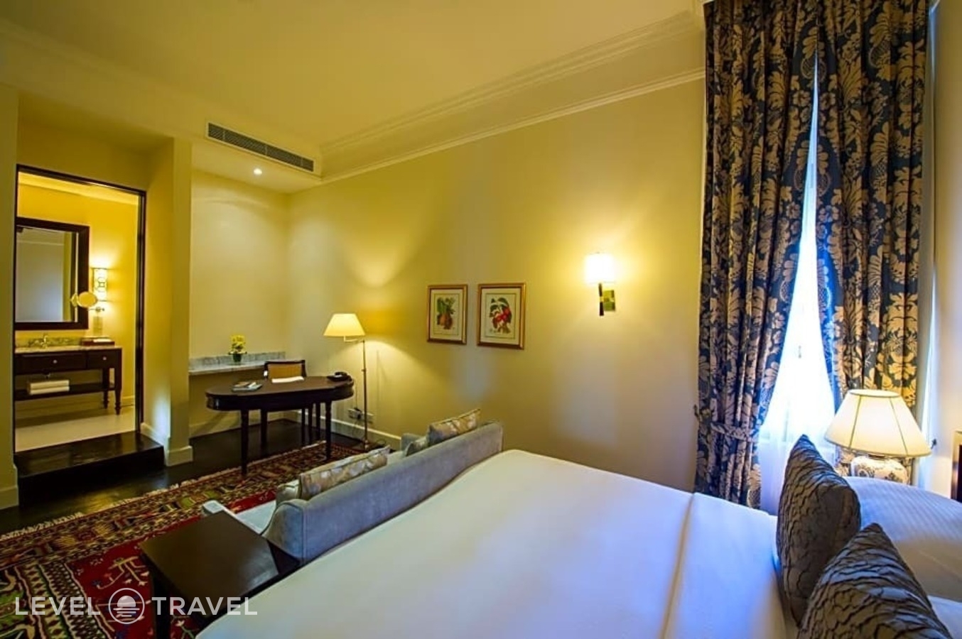 фотографии номера Полулюкс с балконом с видом на море отеля Galle Face Hotel в Шри-Ланка(Коломбо) - фото №57