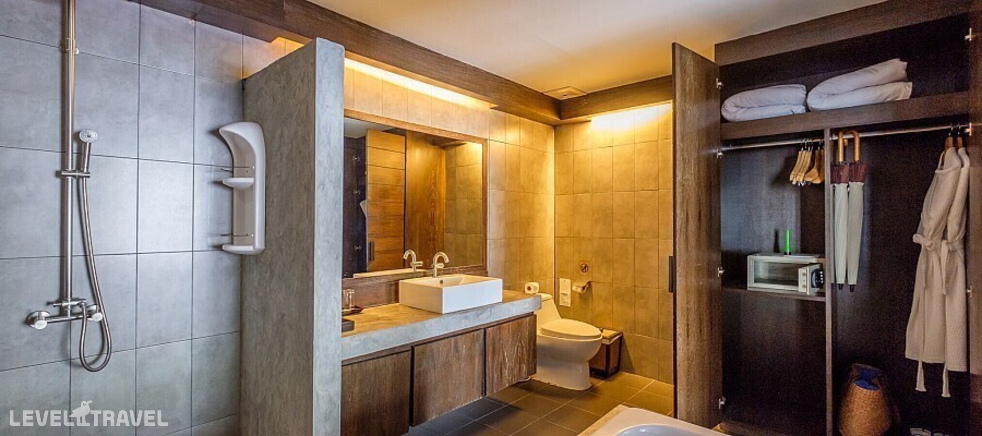 фотографии номера Делюкс Гранд с выходом к бассейну отеля Naina Resort & Spa в Таиланд(Патонг Бич) - фото №6