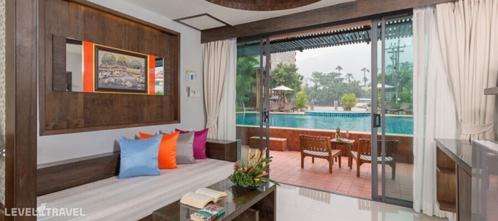 фотографии номера Делюкс Гранд с выходом к бассейну отеля Naina Resort & Spa в Таиланд(Патонг Бич) - фото №1