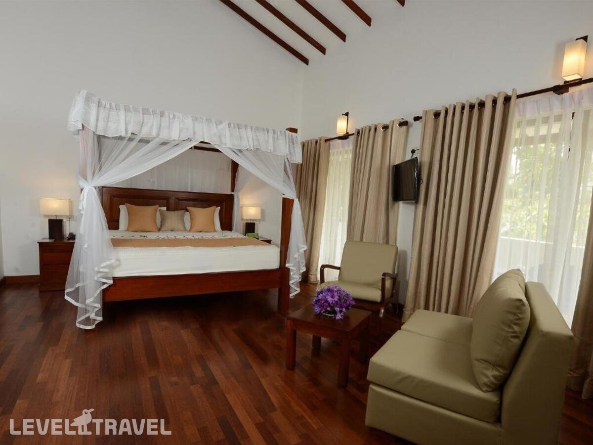 фотографии номера Люкс роскошный с видом на сад отеля Siddhalepa Ayurveda Health Resort в Шри-Ланка(Ваддува) - фото №2