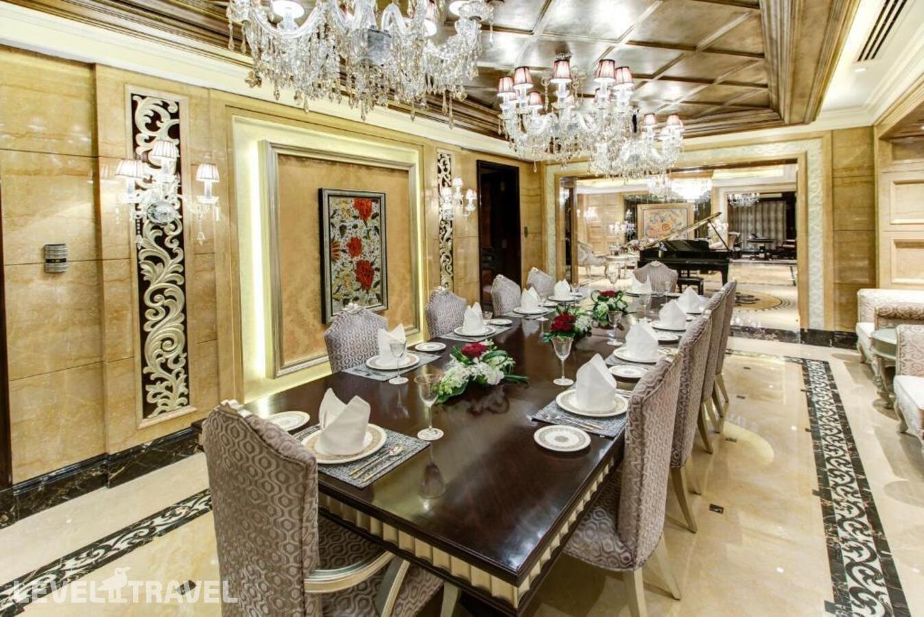фотографии номера Люкс королевский отеля Narcissus Riyadh Hotel & Spa в Саудовская Аравия(Эр-Рияд) - фото №9