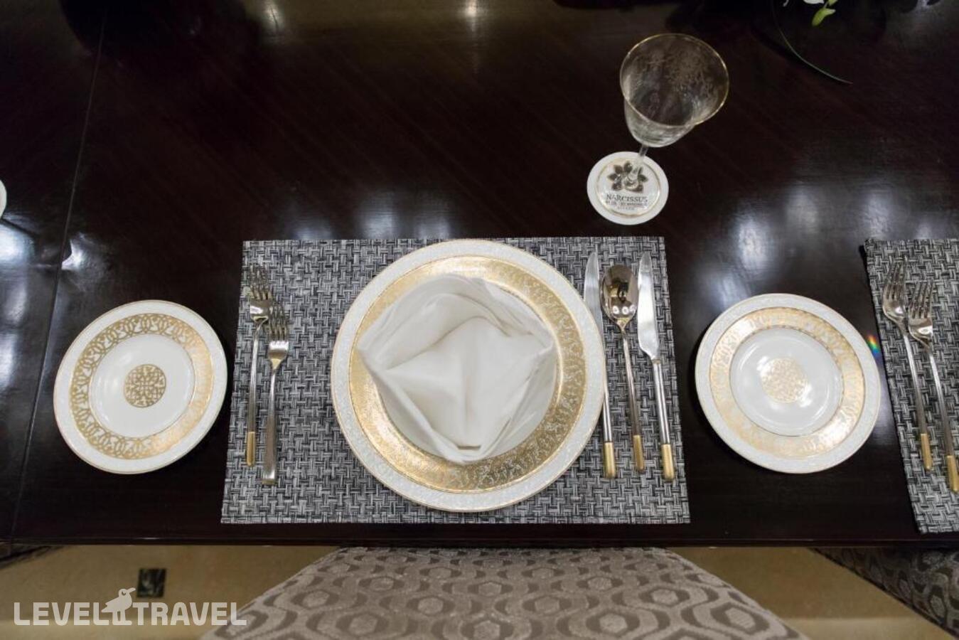 фотографии номера Люкс королевский отеля Narcissus Riyadh Hotel & Spa в Саудовская Аравия(Эр-Рияд) - фото №12