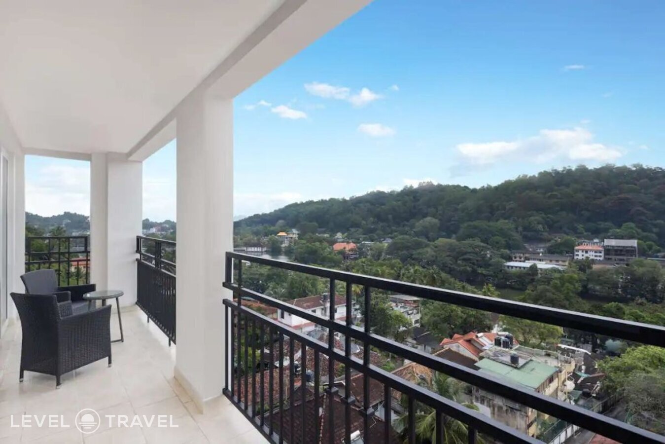 фотографии номера Люкс с видом на озеро отеля Radisson Hotel Kandy в Шри-Ланка(Канди) - фото №17