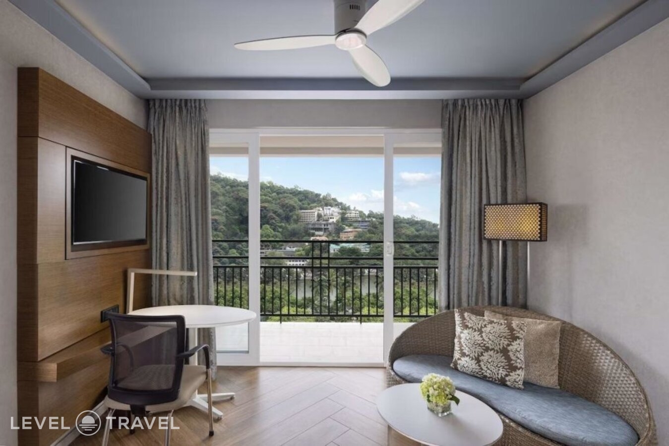 фотографии номера Люкс с видом на озеро отеля Radisson Hotel Kandy в Шри-Ланка(Канди) - фото №15