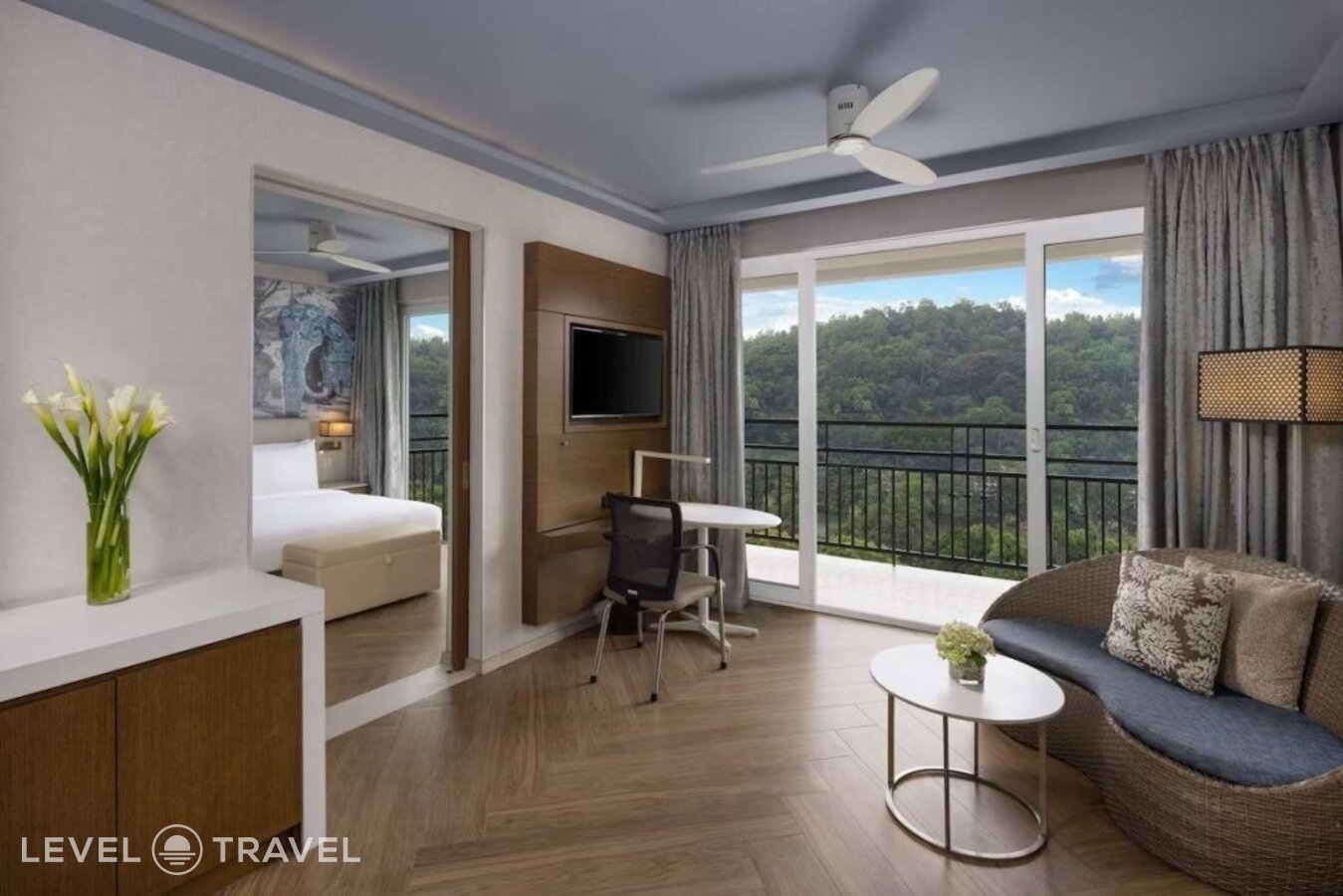 фотографии номера Люкс с видом на озеро отеля Radisson Hotel Kandy в Шри-Ланка(Канди) - фото №2