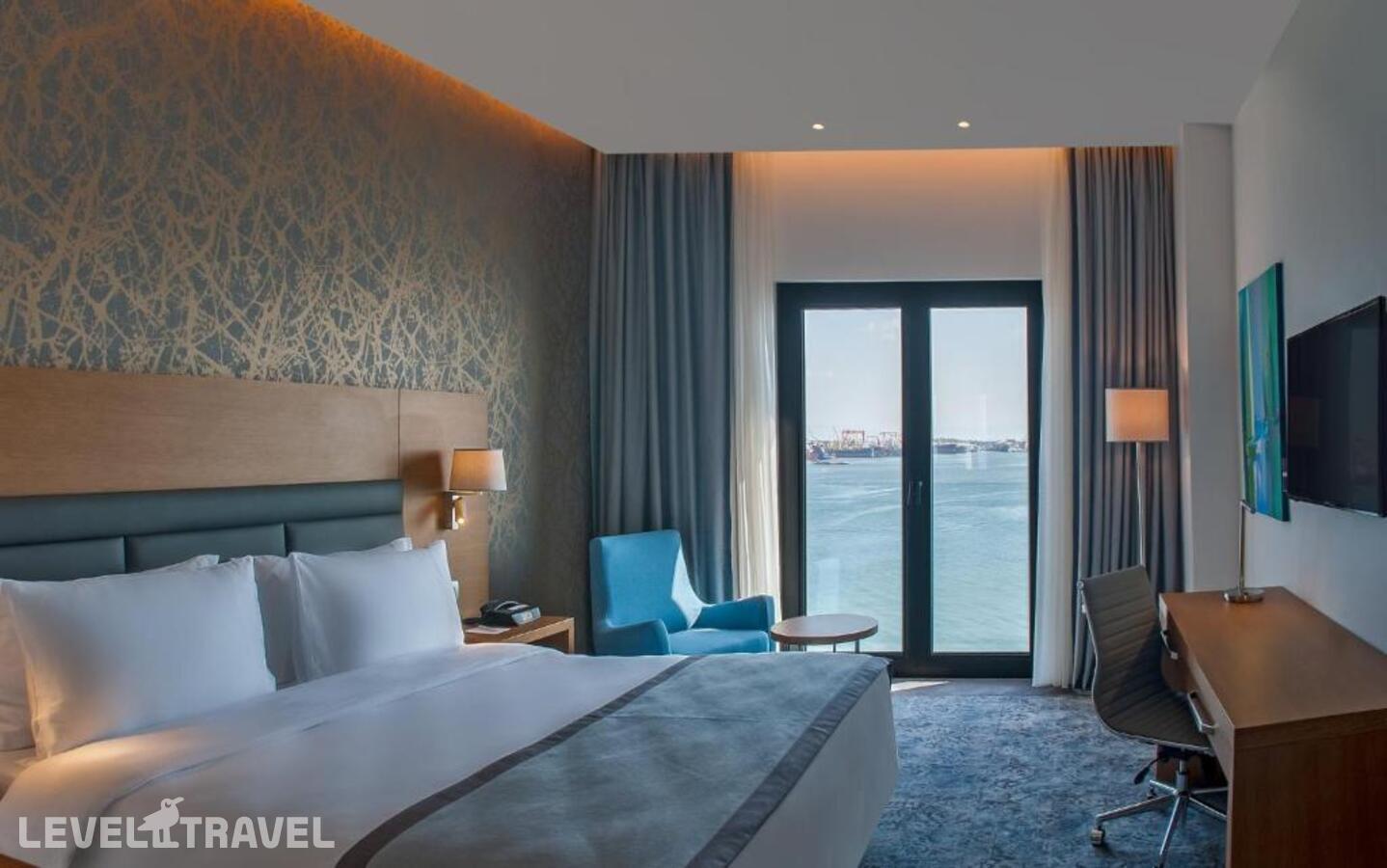 фотографии номера Стандартный с видом на море отеля Holiday Inn Istanbul - Tuzla Bay, an IHG Hotel в Турция(Пендик) - фото №5