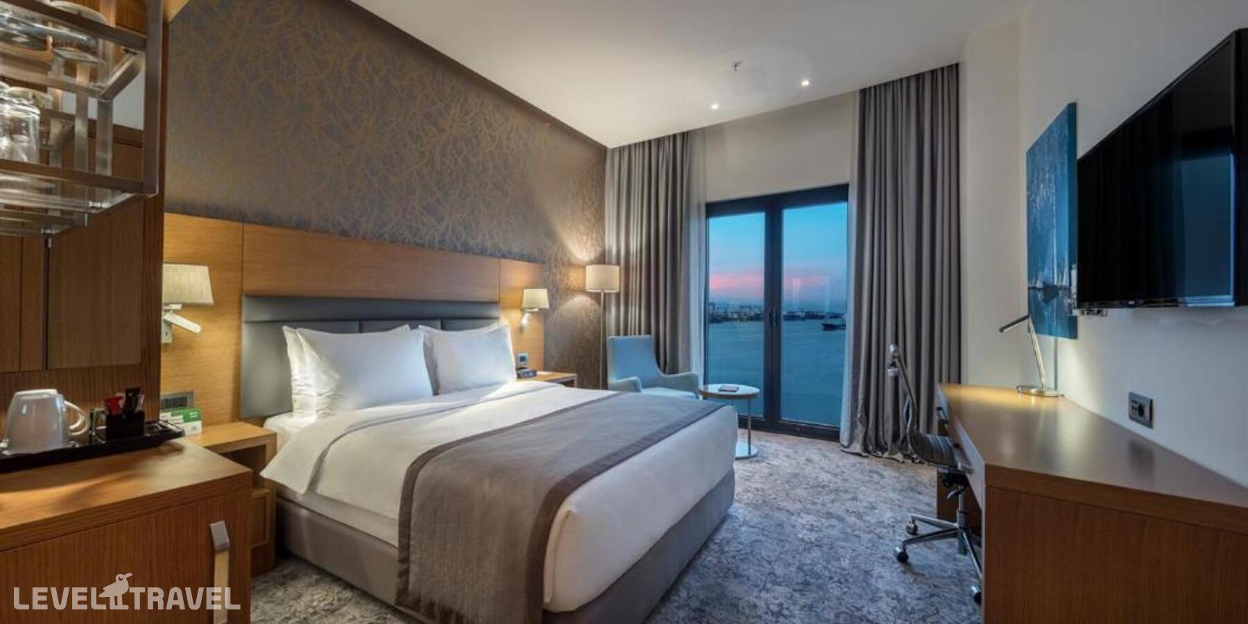 фотографии номера Стандартный с видом на море отеля Holiday Inn Istanbul - Tuzla Bay, an IHG Hotel в Турция(Пендик) - фото №7
