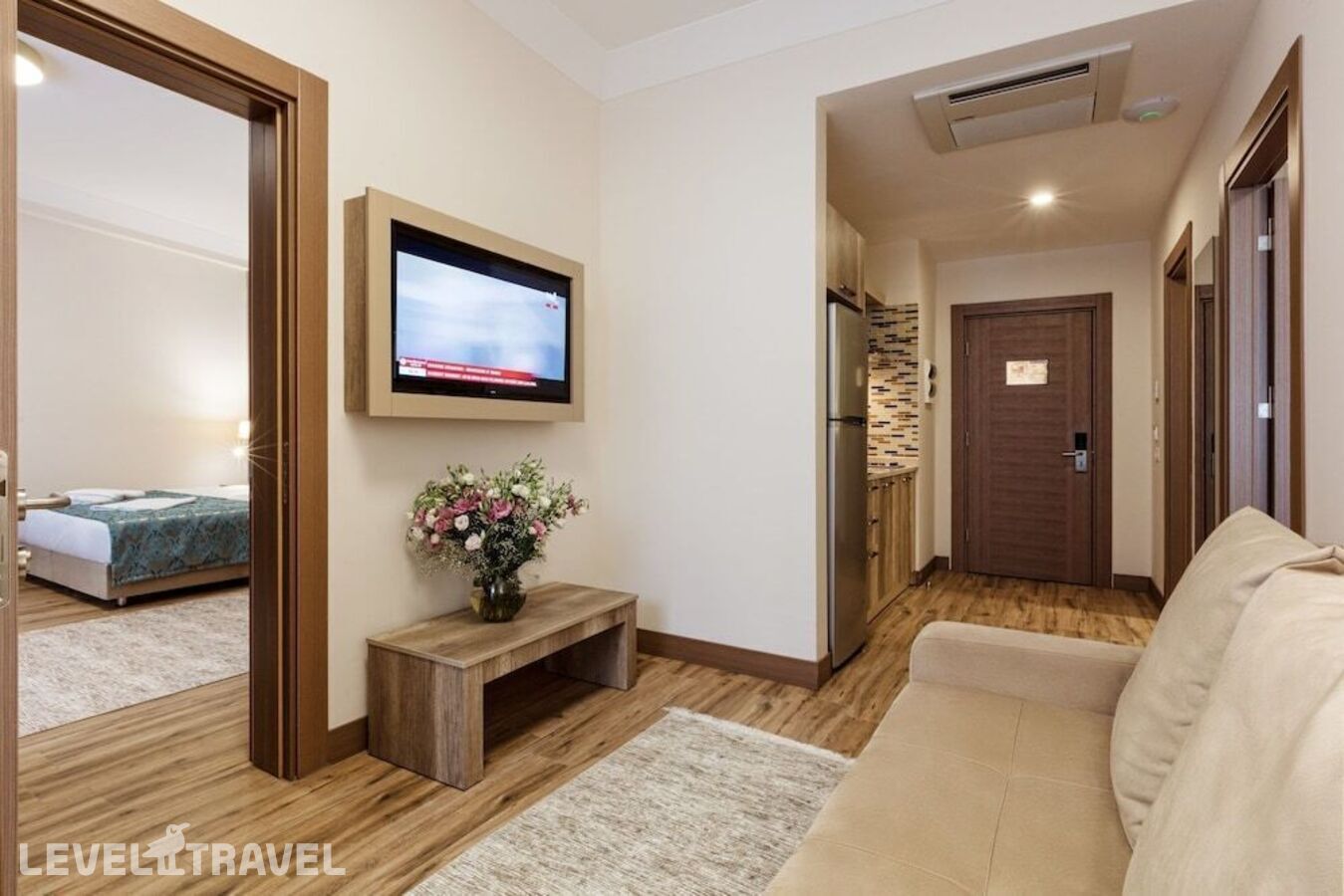 фотографии номера Трехместный с видом на город отеля Mari Suites Hotel в Турция(Кягытхане) - фото №9