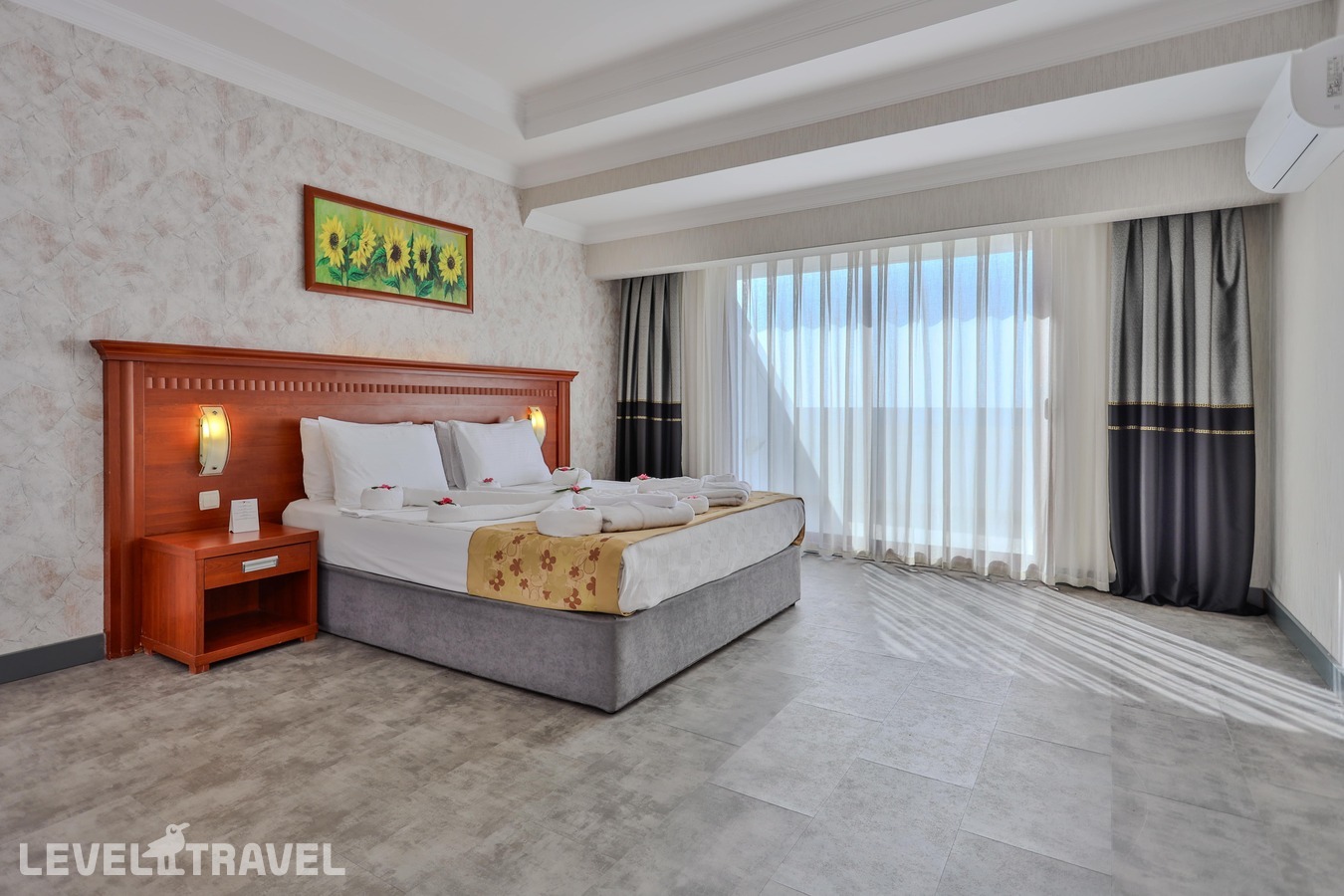 фотографии номера Полулюкс с видом на окрестности отеля Casa Fora Beach Resort (Ex. Laphetos Beach Resort & Spa) в Турция(Кызылот) - фото №1