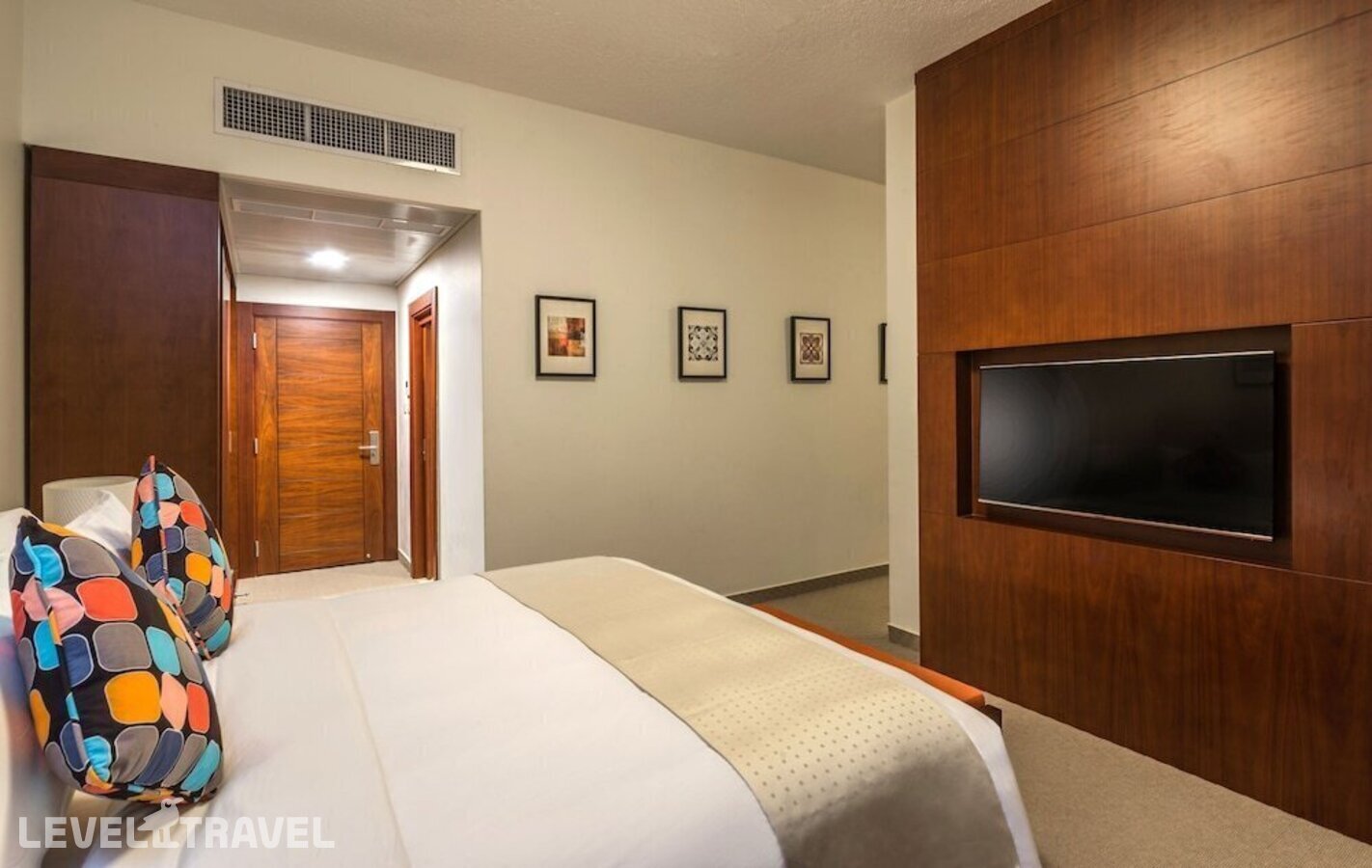 фотографии номера Семейный номер отеля Alreem Hotel в Саудовская Аравия(Эль-Джубайль) - фото №2