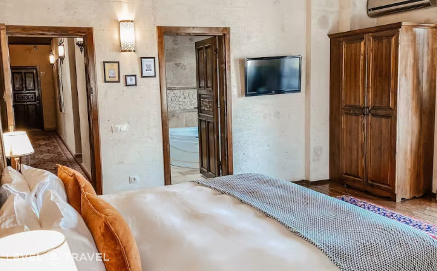 фотографии номера Полулюкс с балконом отеля Osmanli Cappadocia в Турция(Гёреме) - фото №2