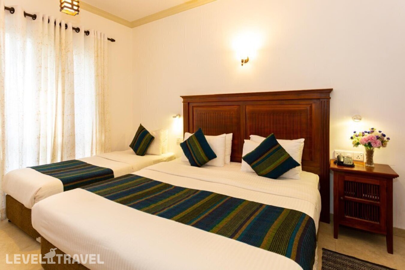 фотографии номера Трехместный делюкс с балконом отеля Hotel Yo в Шри-Ланка(Канди) - фото №11