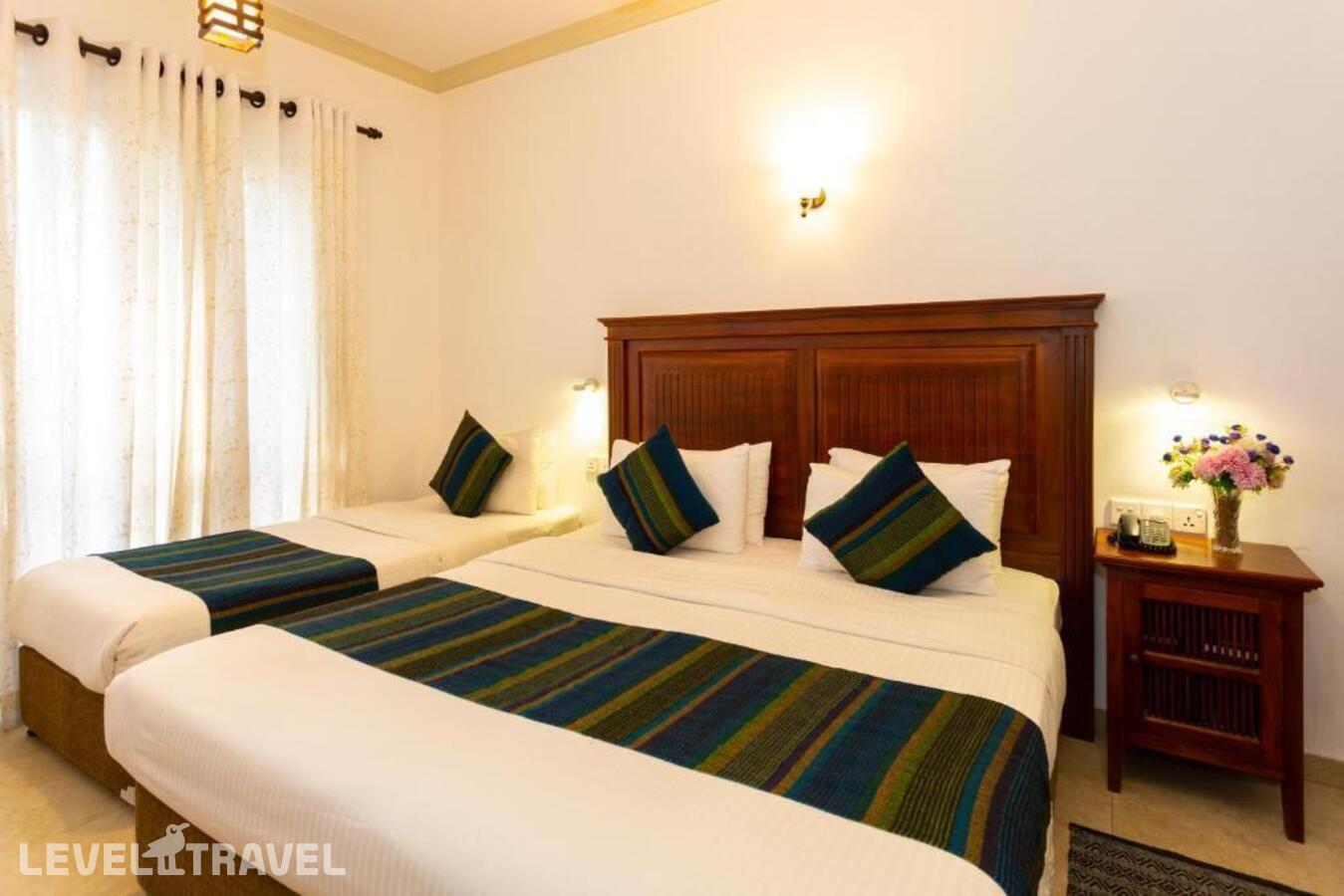 фотографии номера Трехместный делюкс с балконом отеля Hotel Yo в Шри-Ланка(Канди) - фото №7
