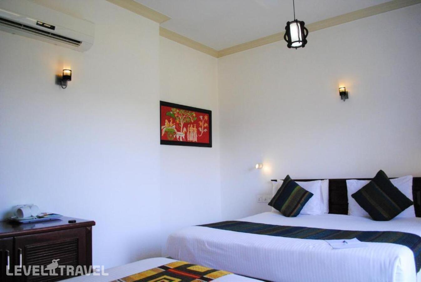 фотографии номера Трехместный делюкс с балконом отеля Hotel Yo в Шри-Ланка(Канди) - фото №53