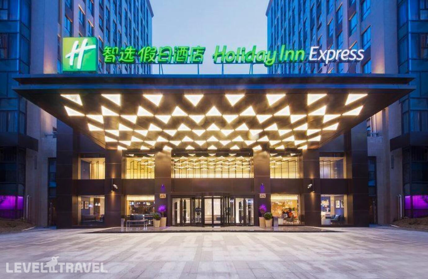 фотографии номера Улучшенный (две односпальные кровати) отеля Holiday Inn Express Shanghai Jinshan, An Ihg Hotel в Китай(Шанхай) - фото №1