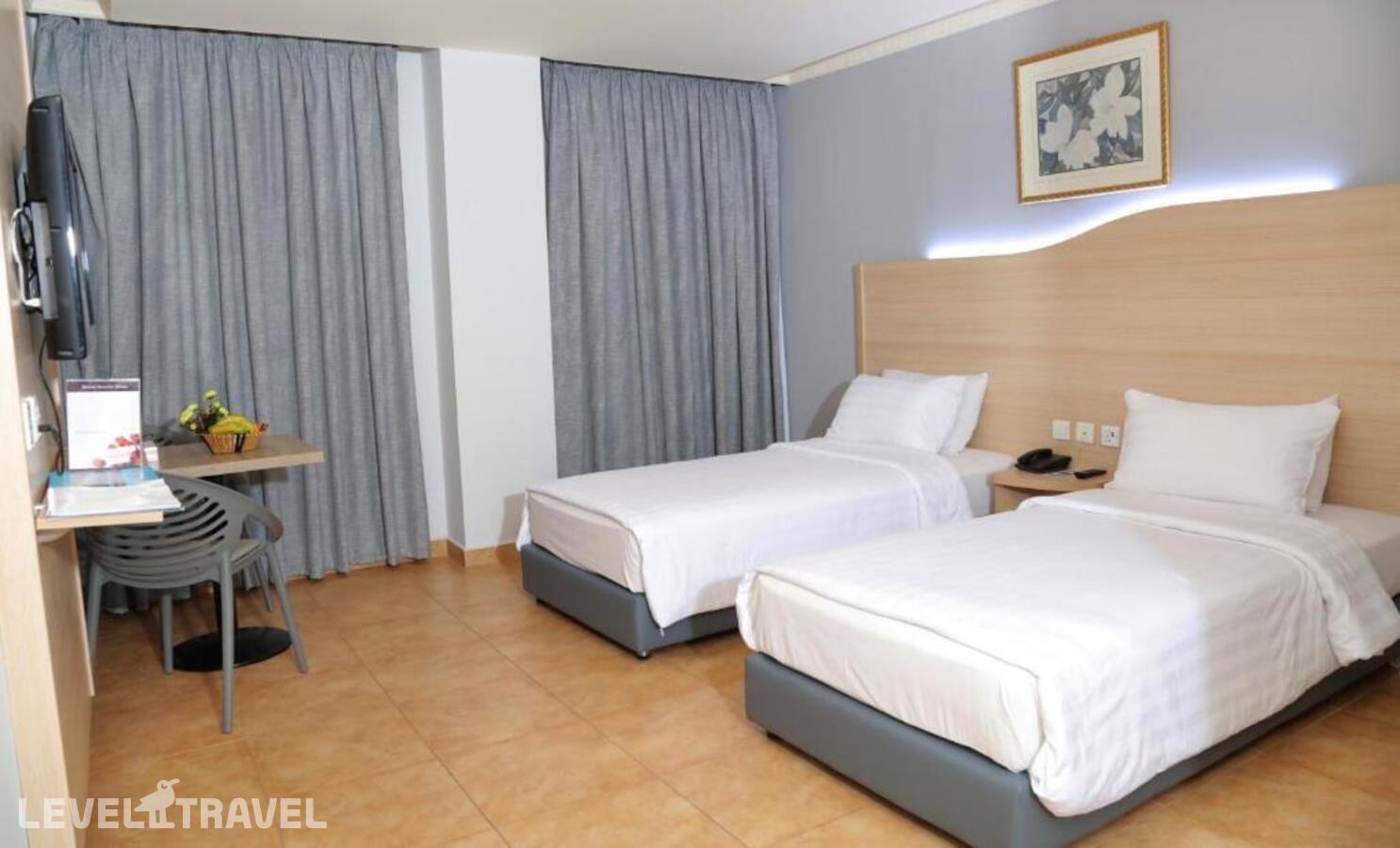 фотографии номера Стандартный номер отеля Golden Tulip Aqaba в Иордания(Акаба) - фото №13