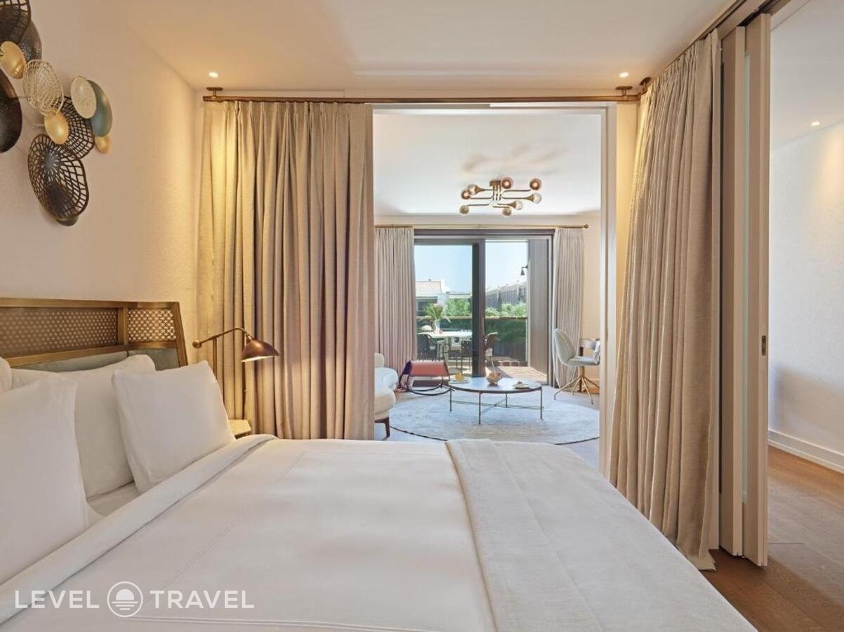 фотографии номера Люкс с видом на бассейн отеля Biblos Resort Alacati в Турция(Чешме) - фото №1