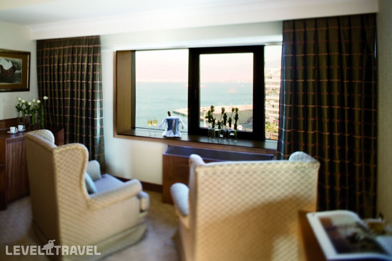 фотографии номера Люкс Senior отеля Mövenpick Hotel Izmir в Турция(Измир) - фото №2