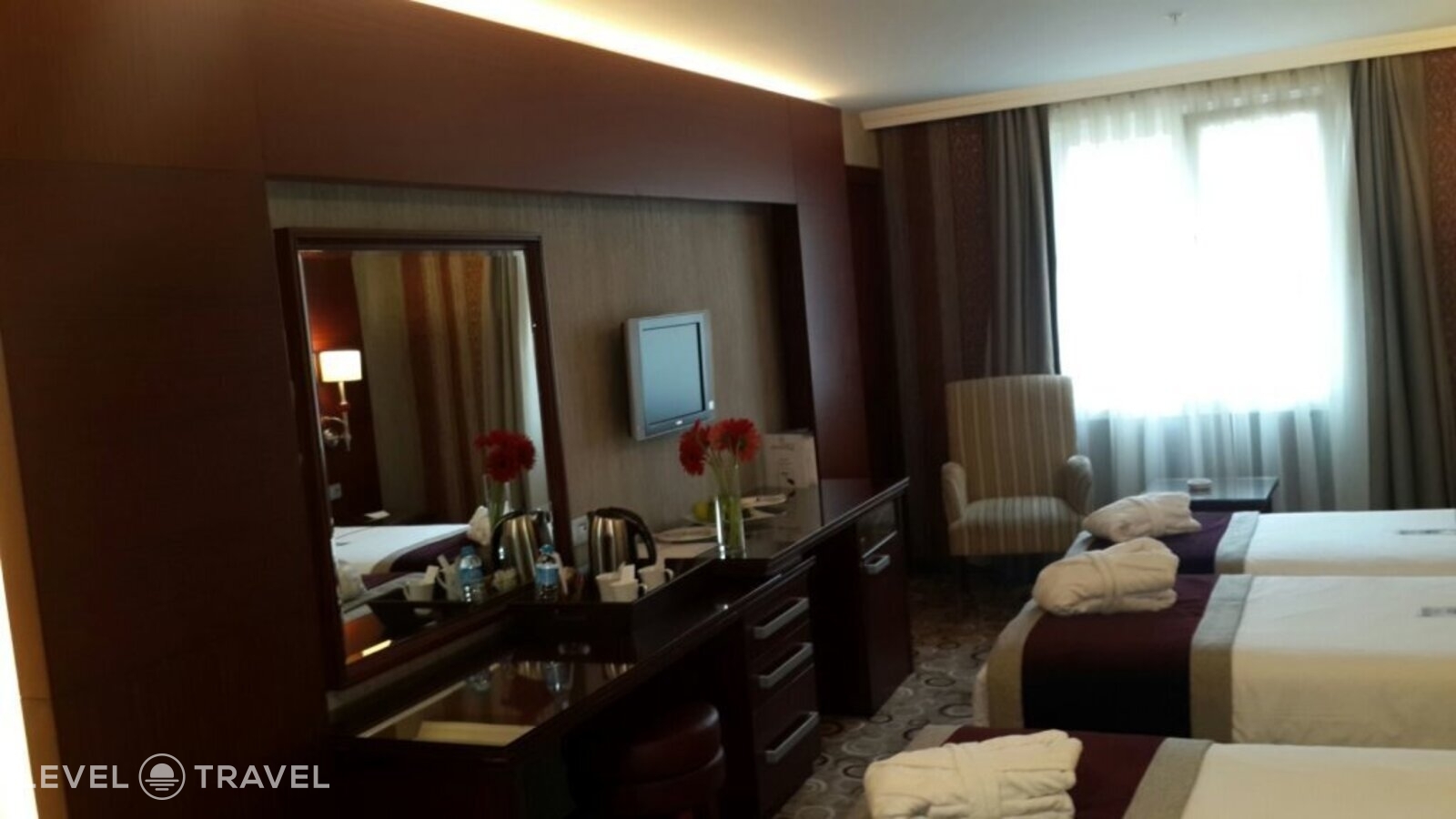 фотографии номера Делюкс с видом на город отеля Taksim Gonen Hotel в Турция(Бейоглу) - фото №1