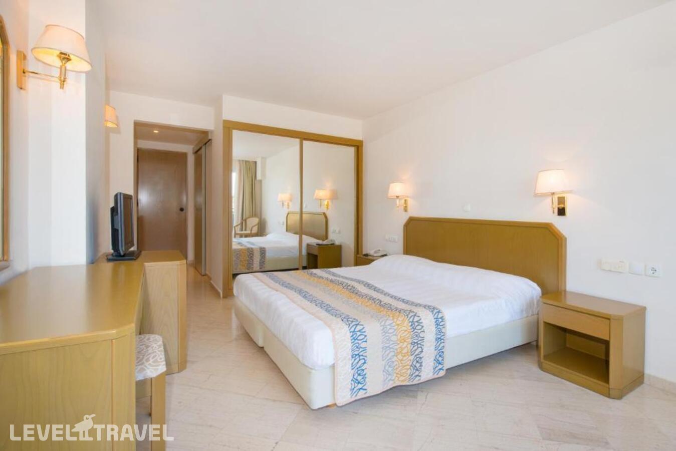 фотографии номера Стандартный с лучшим расположением отеля Iberostar Creta Panorama & Mare Hotel в Греция(Панормо) - фото №1