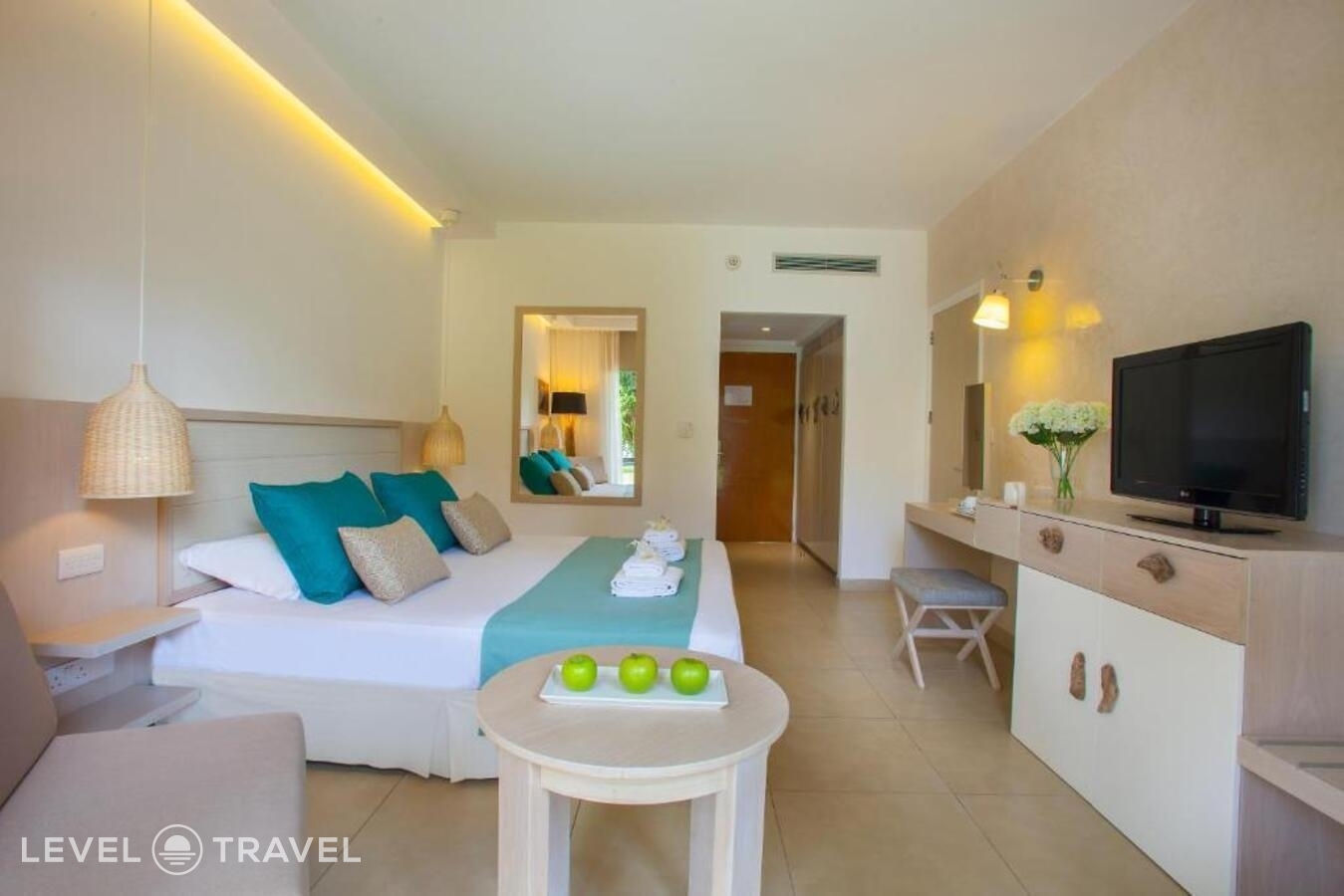фотографии номера Стандартный с видом на внутреннюю территорию отеля Atlantica Aeneas Resort & Spa в Кипр(Айа-Напа) - фото №4