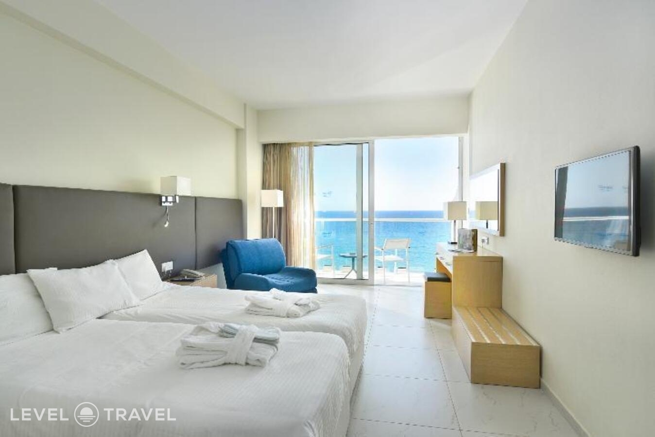 фотографии номера Стандартный с видом на внутреннюю территорию отеля Pernera Beach Hotel в Кипр(Пернера) - фото №10