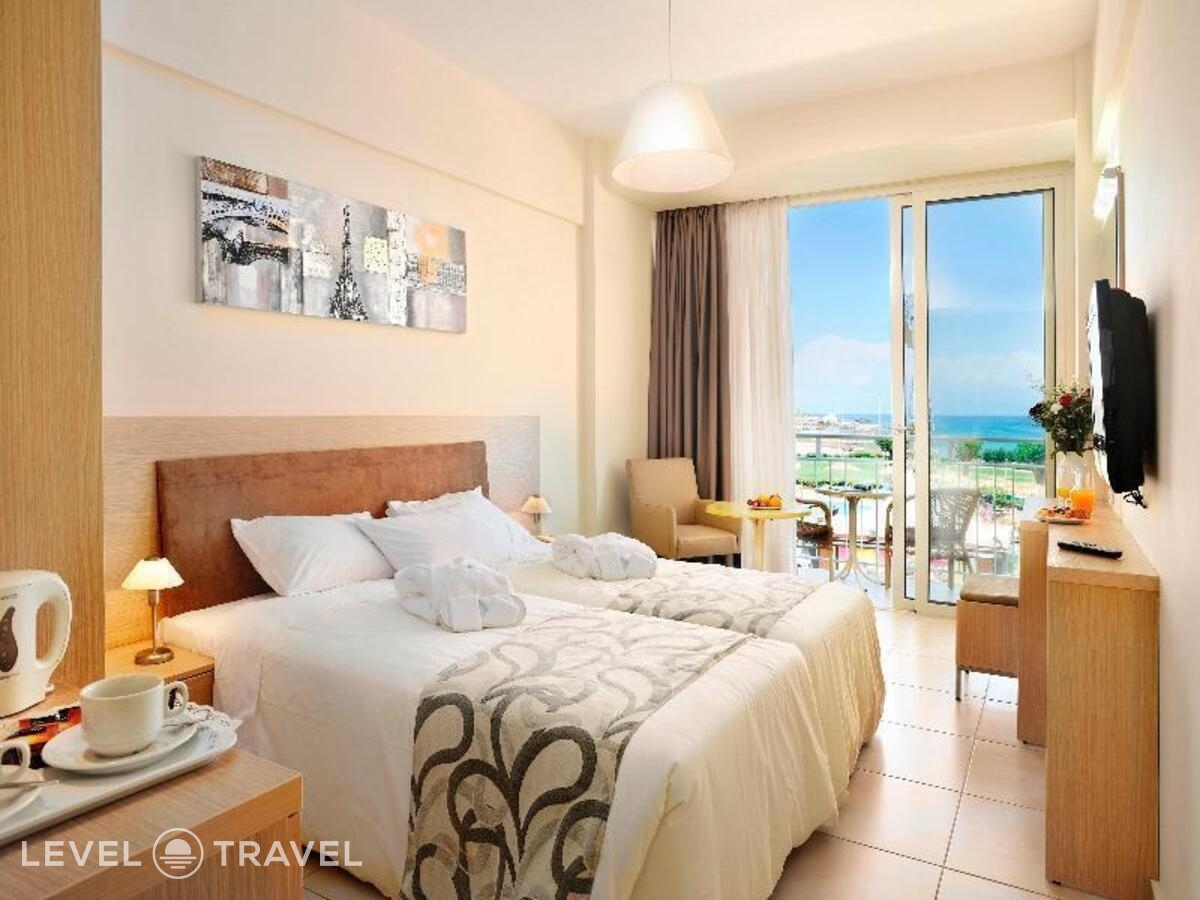фотографии номера Стандартный с видом на внутреннюю территорию отеля Pernera Beach Hotel в Кипр(Пернера) - фото №5