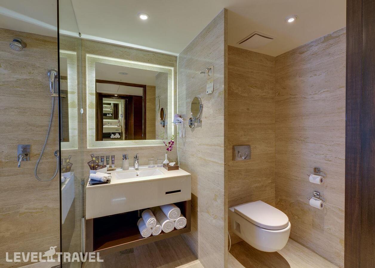 фотографии номера Улучшенный номер отеля Novotel Goa Shrem Resort в Индия(Кандолим) - фото №2