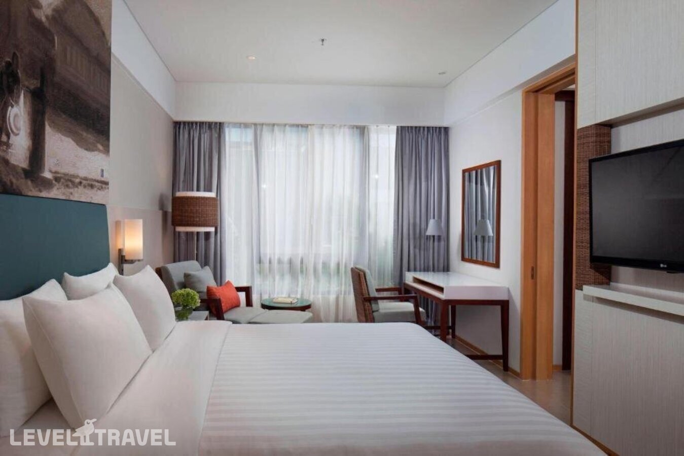 фотографии номера Люкс с видом на бассейн отеля Courtyard By Marriott Bali Seminyak в Индонезия(Семиньяк) - фото №5
