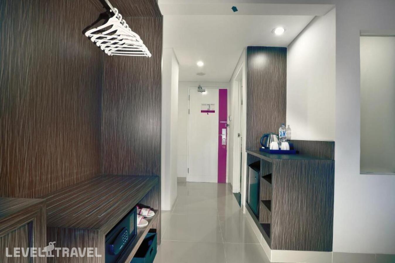 фотографии номера Полулюкс отеля Favehotel Sunset Seminyak в Индонезия(Семиньяк) - фото №3