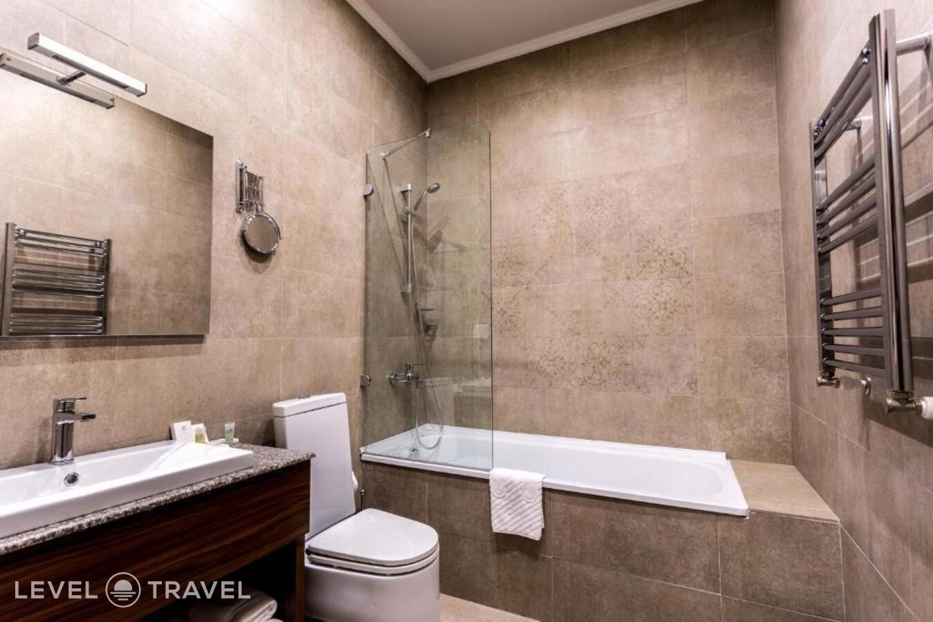 фотографии номера Делюкс (две односпальные кровати) отеля Astoria Hotel Tbilisi в Грузия(Тбилиси) - фото №4