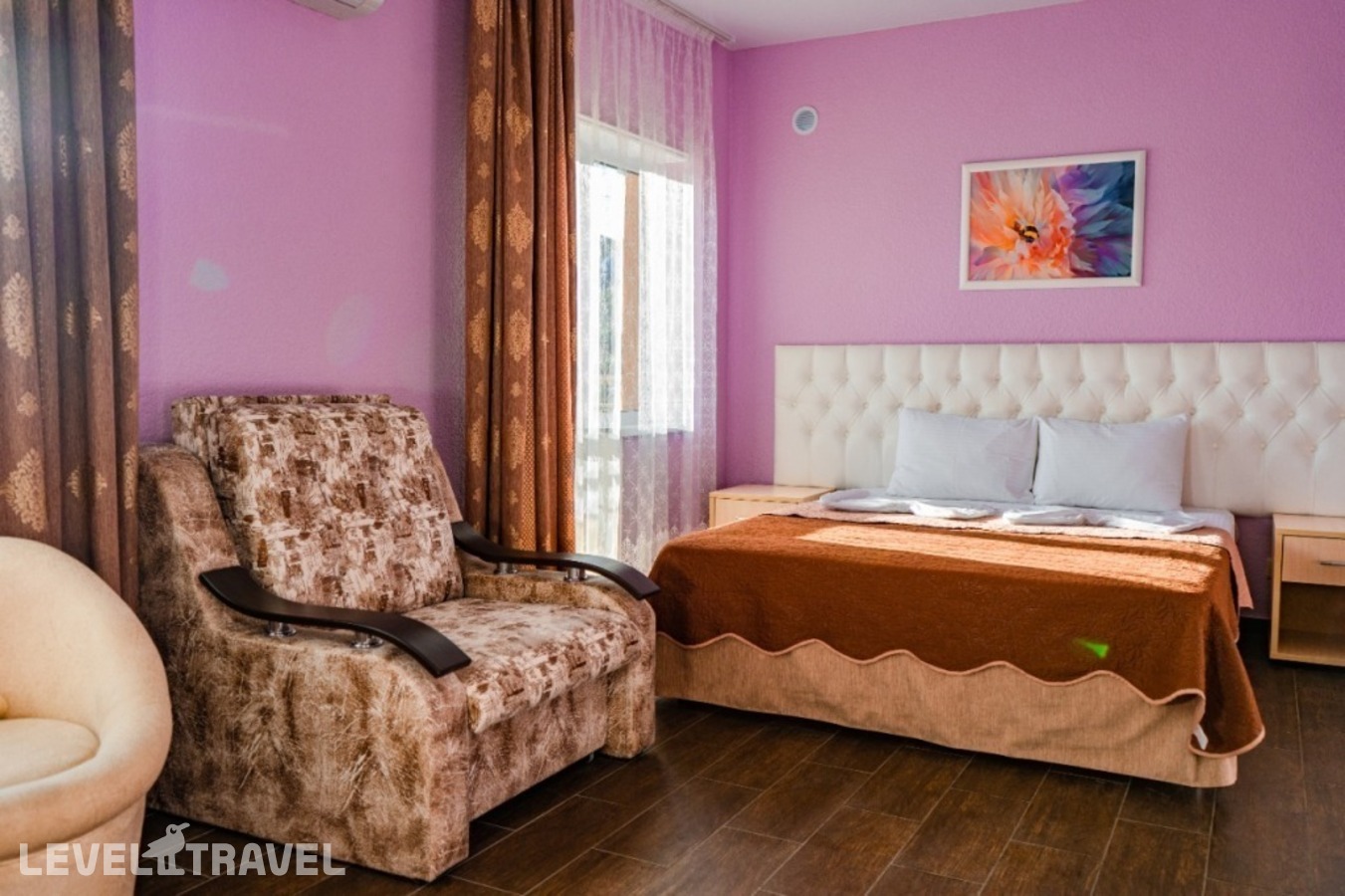 фотографии номера Четырехместный семейный с балконом отеля Golden Sunrise Hotel в Россия(Лермонтово) - фото №4