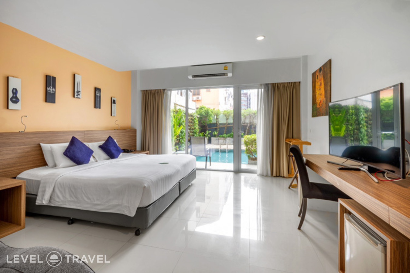 фотографии номера Номер с выходом к бассейну отеля The Lantern Resort Patong в Таиланд(Патонг Бич) - фото №1