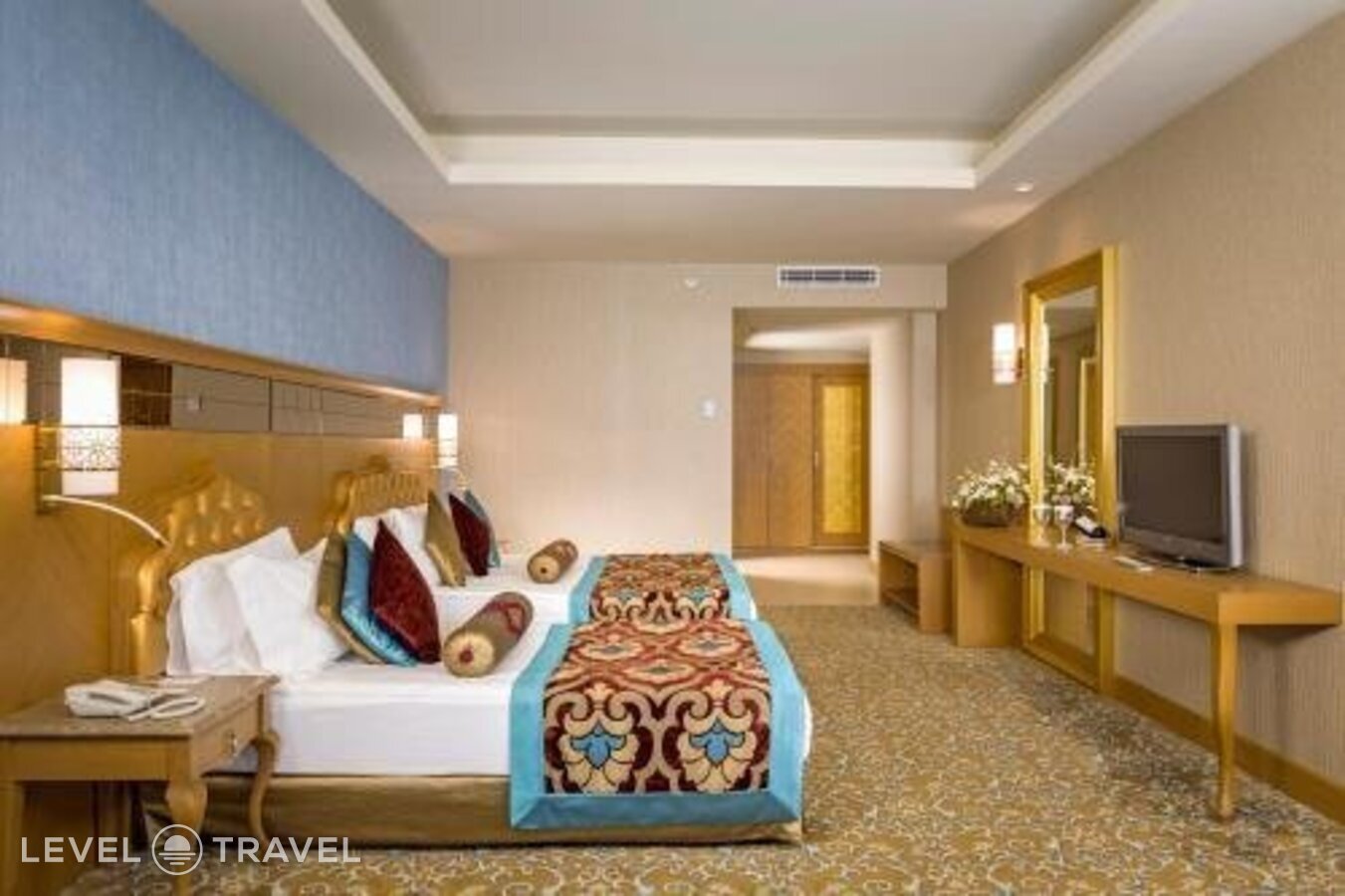 фотографии номера Улучшенный с частичным видом на море отеля Royal Holiday Palace Hotel в Турция(Лара) - фото №14