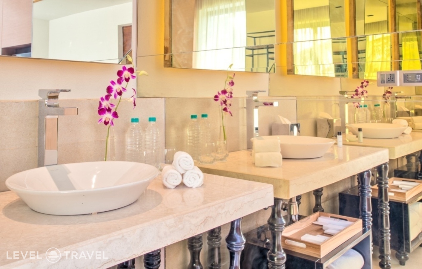 фотографии номера Двухместный номер Premier с балконом 2 отдельные кровати отеля Azaya Beach Resort Goa в Индия(Бенаулим) - фото №5