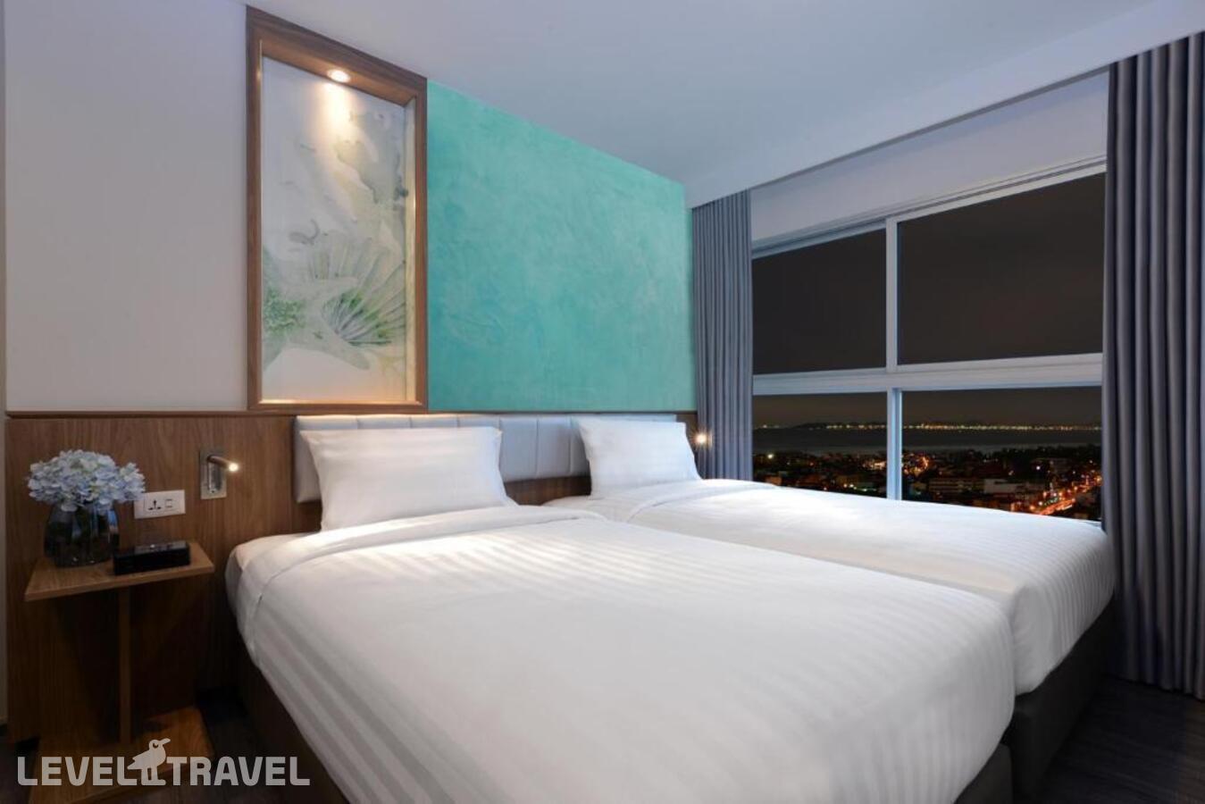 фотографии номера Двухместный номер Deluxe Premier 2 отдельные кровати отеля Centre Point Hotel Pattaya в Таиланд(Наклуа) - фото №2